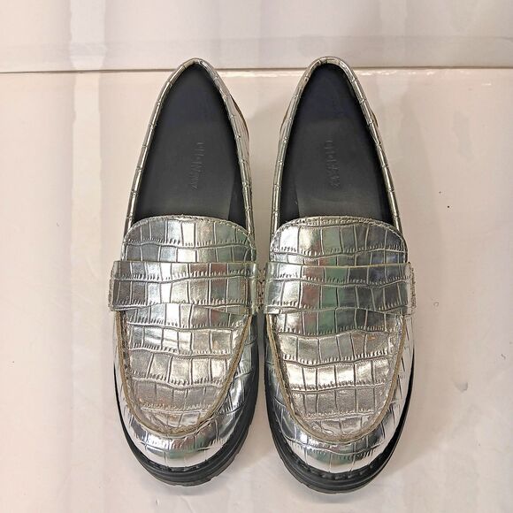 Old Navy Women's Shiny Silver Faux Leather Chunky Loafer Casual Shoes Size 6.5 - Picture 5 of 8